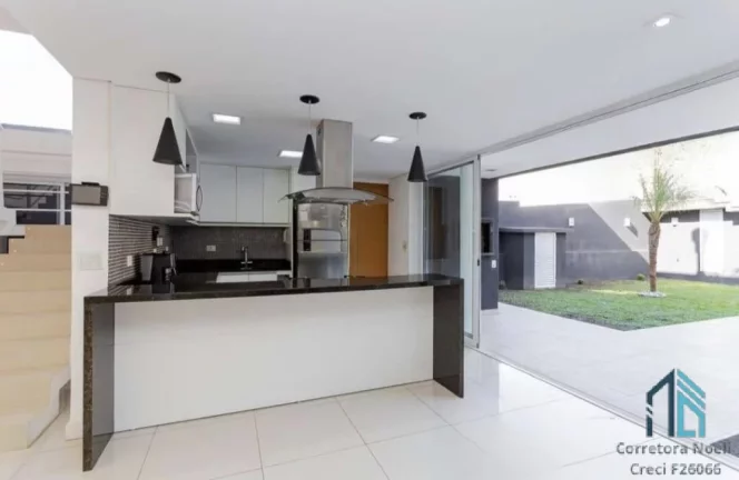 Imagem Casa PERMUTA 100%, 03 suítes, Piscina aquecida, no Uberaba em Curitiba PR