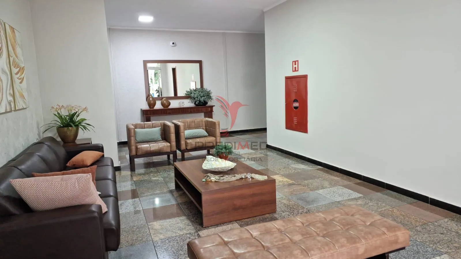 Imagem Vendo Apartamento com garagem coberta na Vila Monteiro