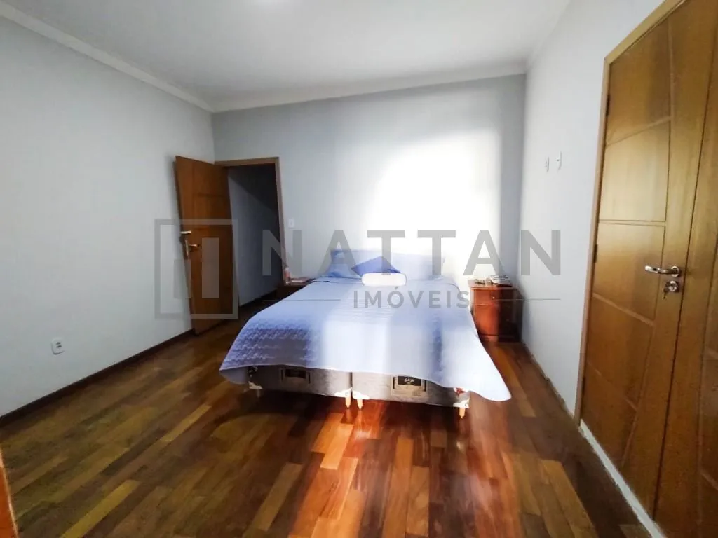 Imagem OPORTUNIDADE IMPERDÍVEL! Sobrado com 05 Dormitórios (1 Suíte) - Região Estratégica