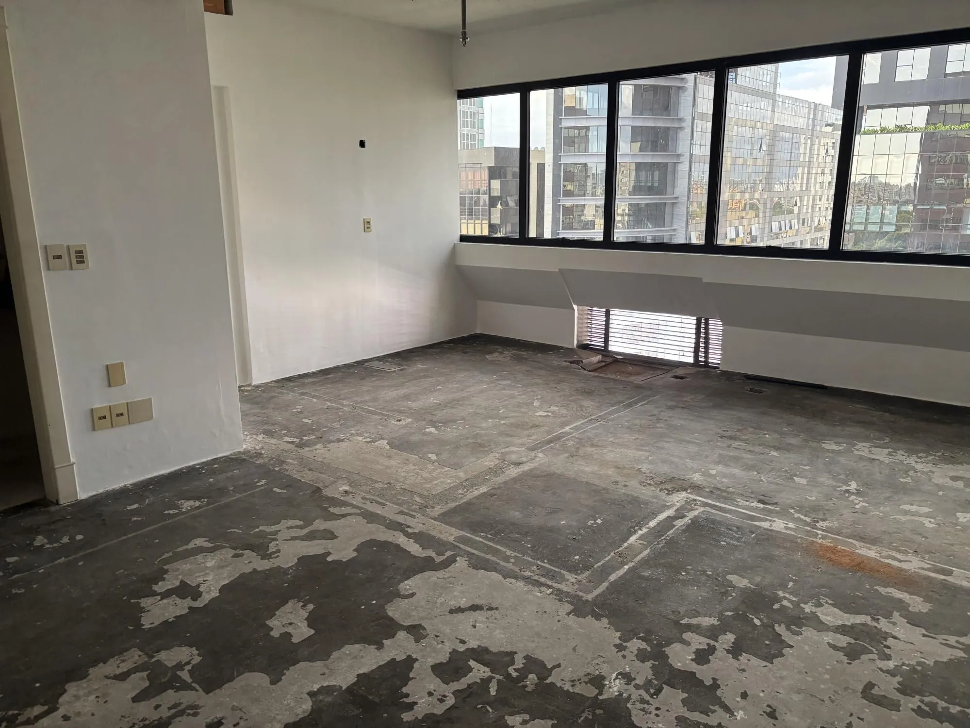 Imagem Vende 7 salas com área privativa de 308,67m² no coração da nova Carlos Gomes