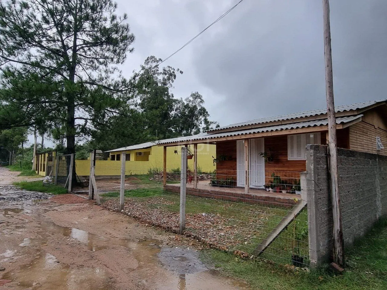 Imagem CASA com 2 dormitórios no bairro Chapéu do Sol Porto Alegre RS