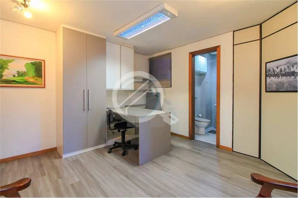 Imagem Ótima sala comercial dividida em três ambientes, mobiliada, localizada no bairro Higienópolis à ...
