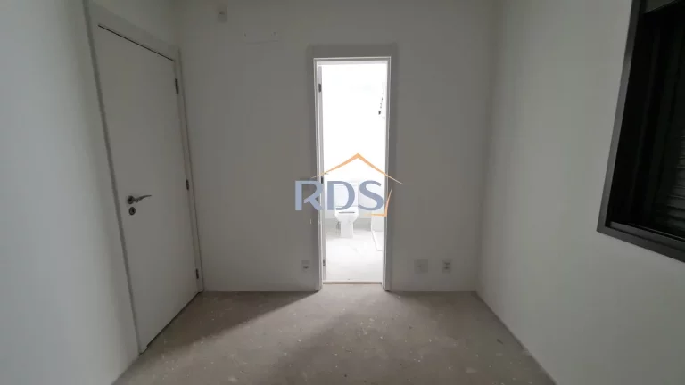 Imagem Vende excelente apartamento de 160m² com 3 su;ites e 2 vagas no contrapiso