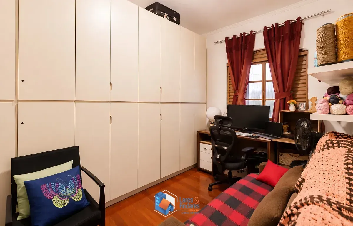 Imagem Sobrado para venda em Vila Guarani (Z Sul) com 4 quartos, sendo 1 suíte, 415m²
