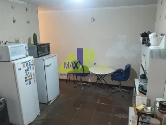 Imagem Casa Comercial para Locação na Penha de França - São Paulo-SP: 6 Salas, 3 Banheiros, 1 Vaga de Garagem!