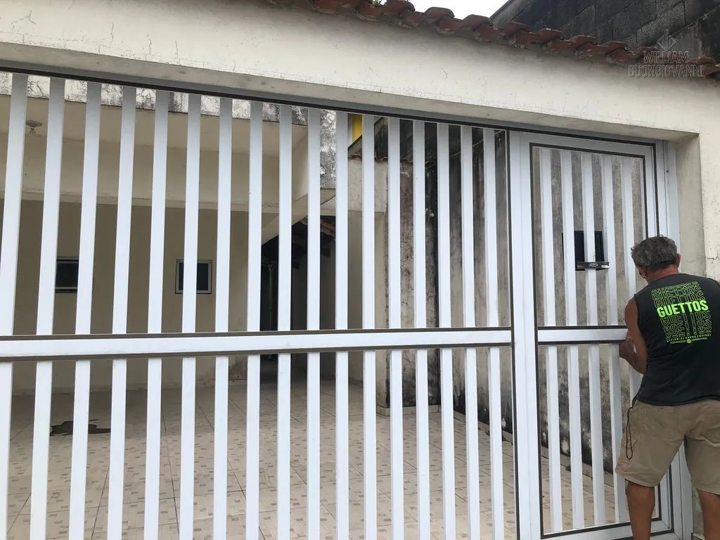 Imagem Casa de Condomínio à venda no Jardim Melvi, Praia Grande!