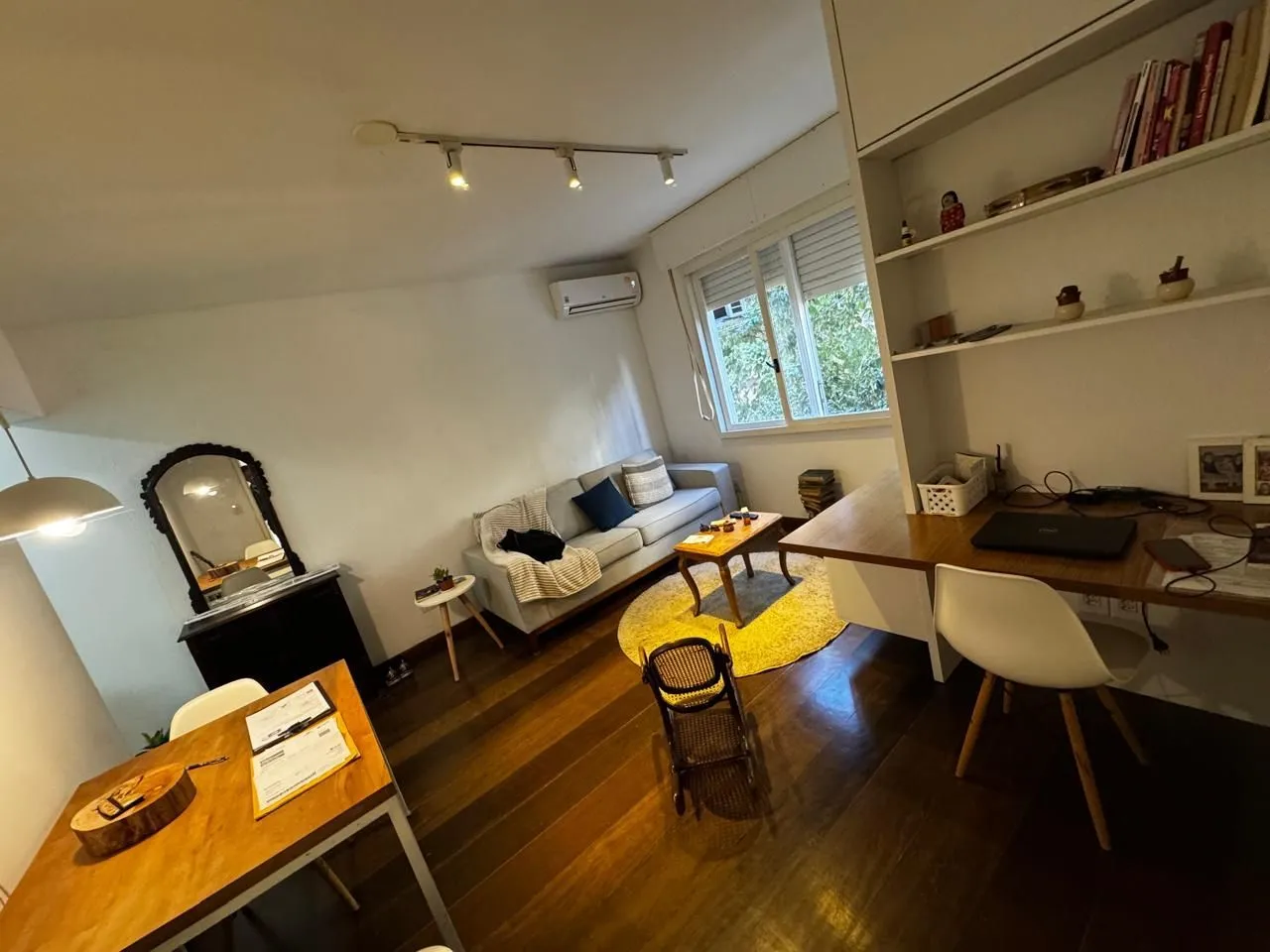Imagem Apartamento à venda no Centro Histórico de Porto Alegre - 1 quarto, com elevador.