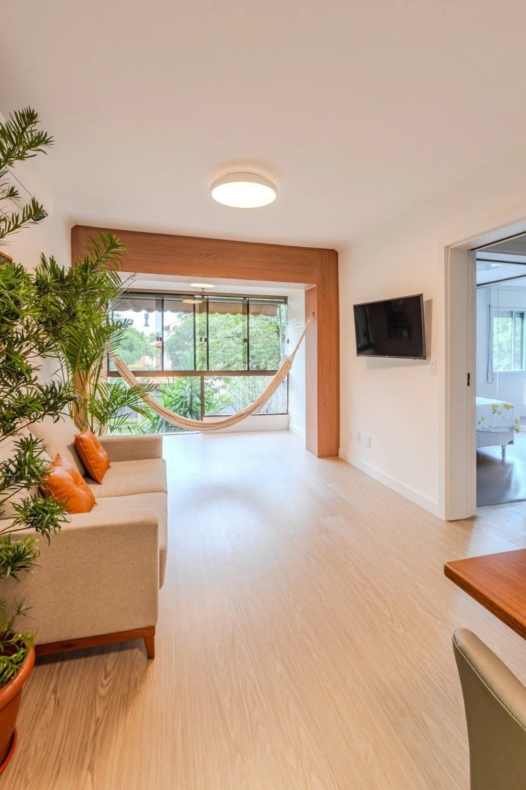 Imagem Apartamento de 3 dormitórios á venda no Bairro Cristal, Porto Alegre