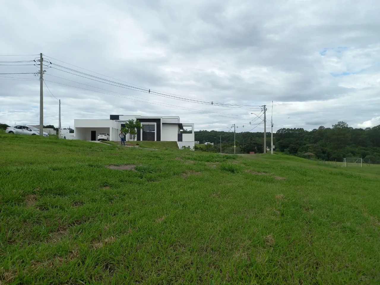 Imagem Lote de 1005,33m² Localizado no Condomínio Fazenda Alta Vista.