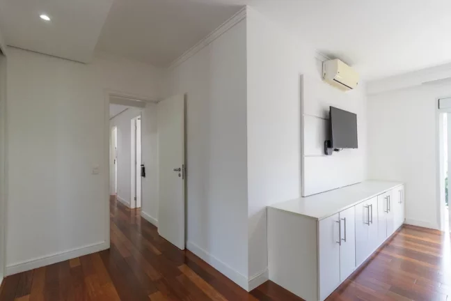 Imagem Apartamento à venda em São Paulo, Vila Sofia, com 4 quartos, 247m2