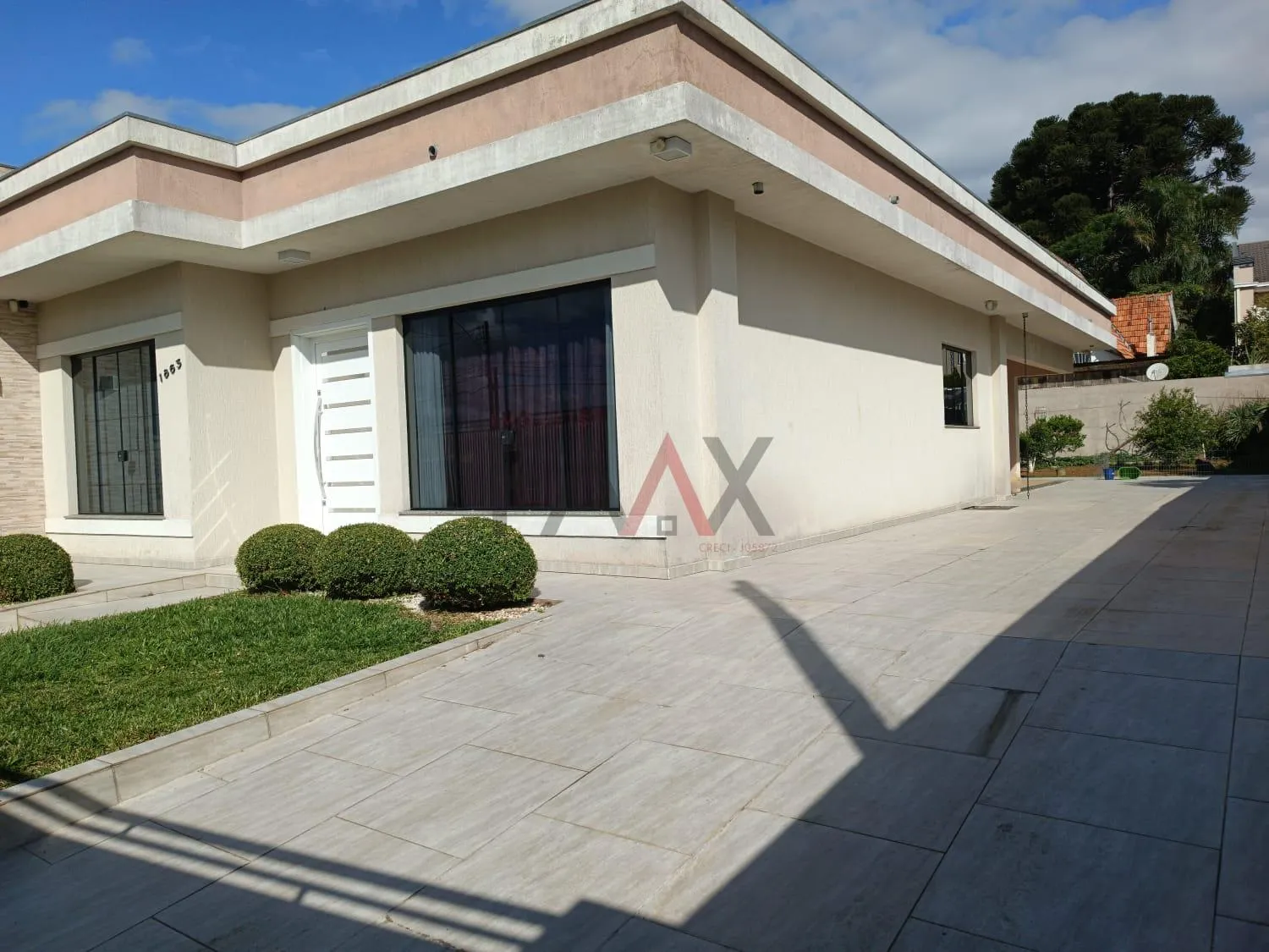 Imagem Linda casa em Bairro Privilegiado da cidade, com amplo terreno, DOS ESTADOS GUARAPUAVA PR