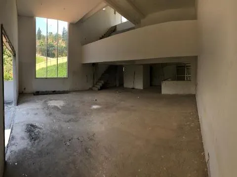 Imagem VENDA DE SOBRADO EM CONSTRUÇÃO NO CONDOMÍNIO JARIDM IMPERIAL HILLS III, EM ARUJÁ/SP, 500m² com 4 suítes, piscina, churrasqueira e 6 vagas CONSULTE-NOS