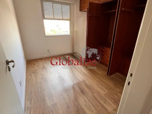 Imagem Apartamento com 2 suítes, vaga demarcada, elevador, todo reformado, amplo no Marapé em Santos por R$ 560.000,00