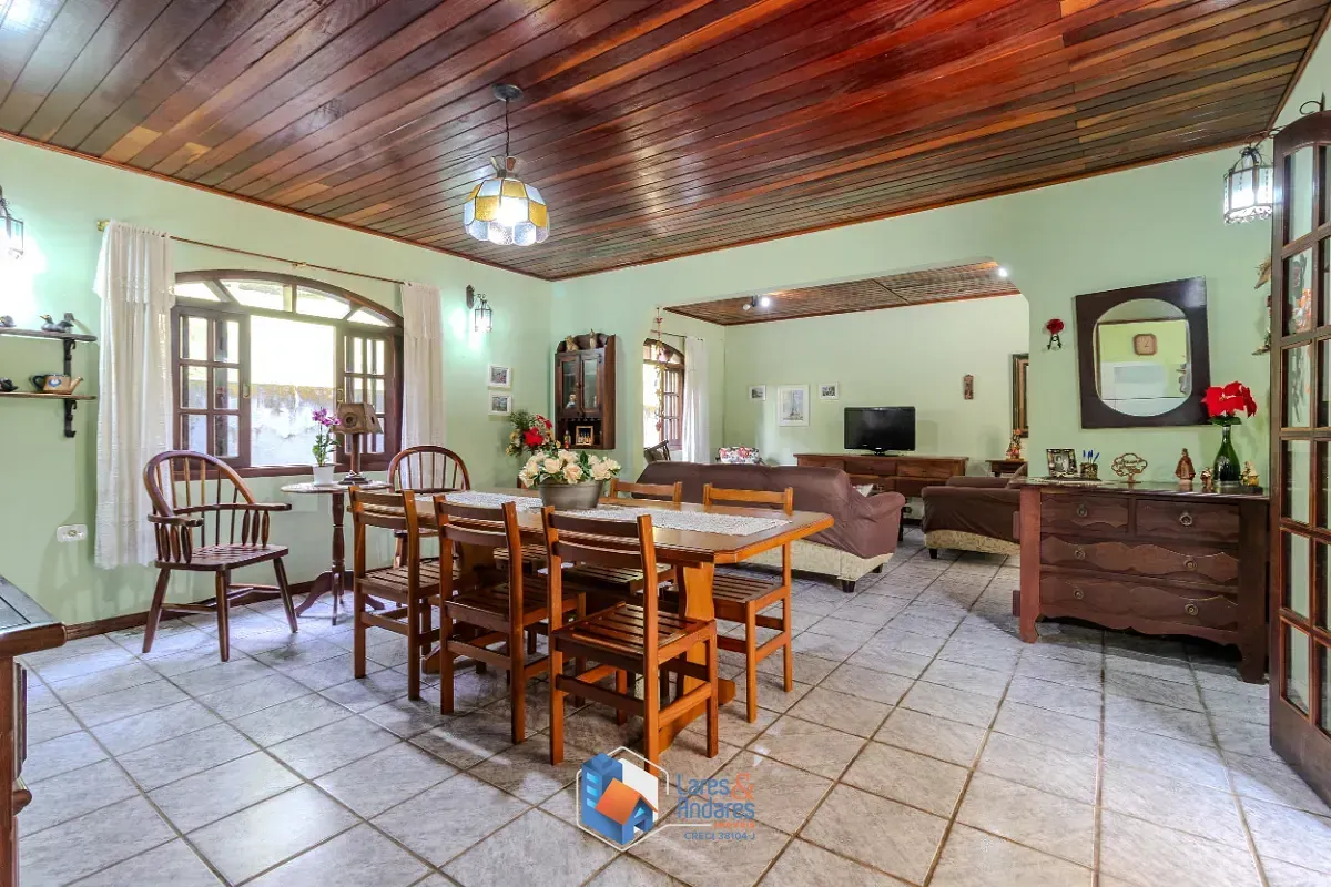 Imagem Casa para venda em Sítio Represa com 5 quartos, sendo 4 suítes, 365m²