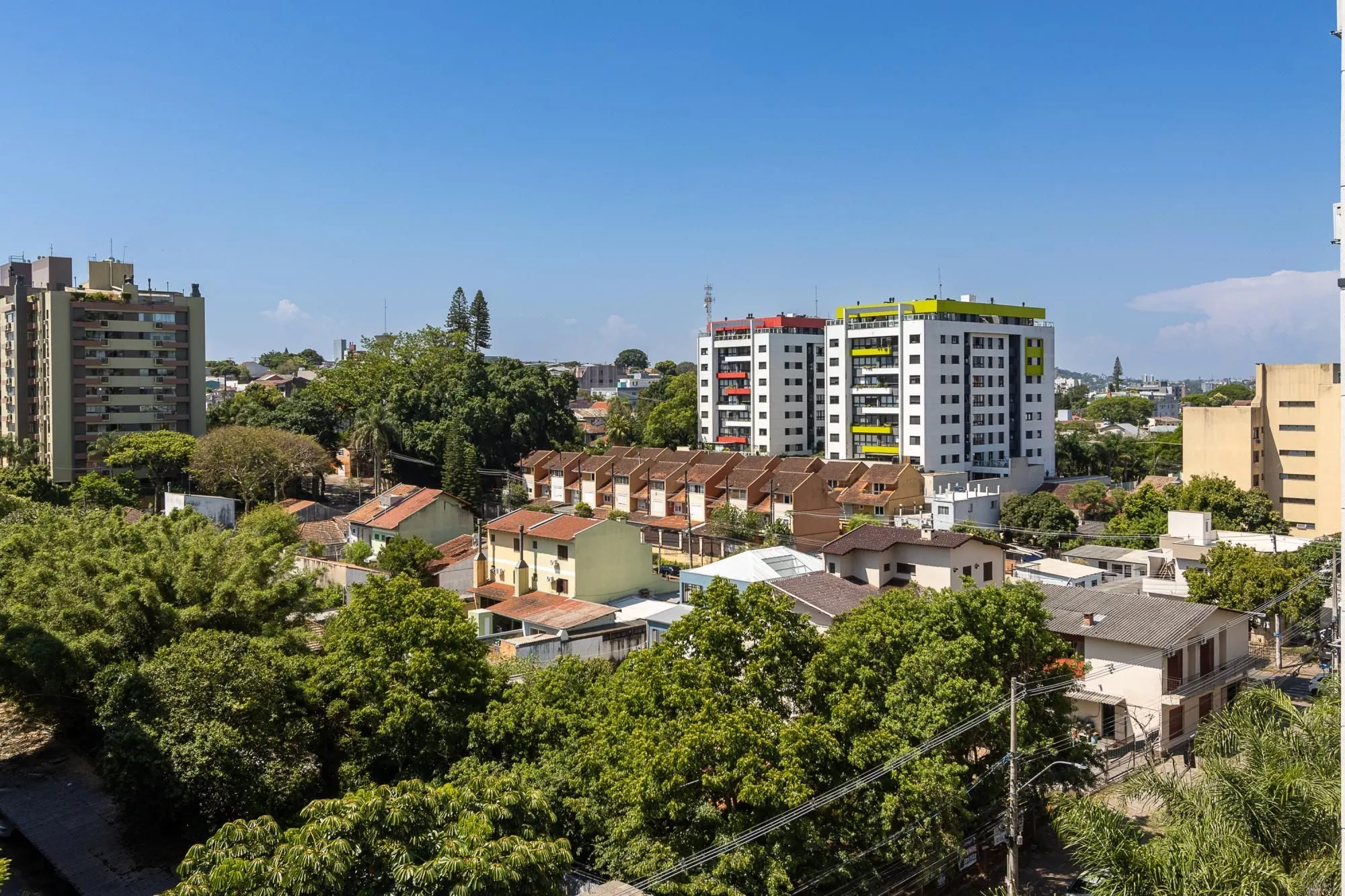 Imagem Apartamento de 3 dormitórios, 1 suíte e 2 vagas escrituradas no bairro Tristeza.