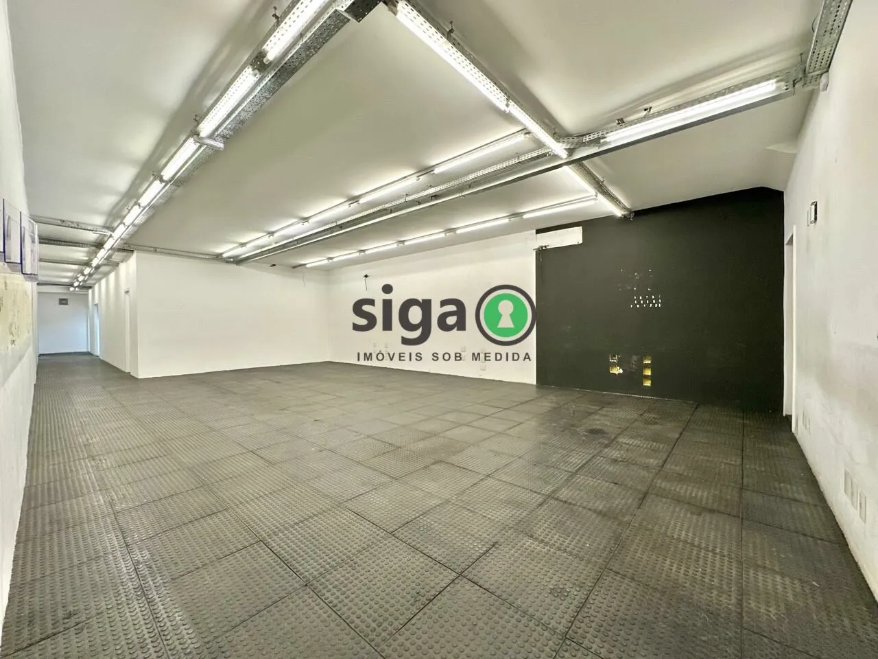 Imagem Bairro Moema Sp, Imóvel comercial de 640m2 de área útil construída em 500m2 de terreno, em dois piso