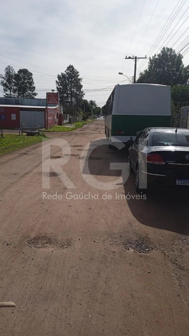 Imagem Casa para Venda - 90m², 3 dormitórios, 4 vagas - Maria Regina
