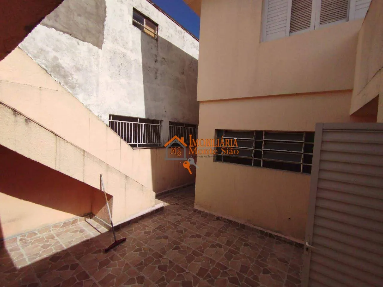 Imagem Sobrado com 2 dormitórios à venda, 154 m² por R$ 585.000,00 - Vila Barros - Guarulhos/SP