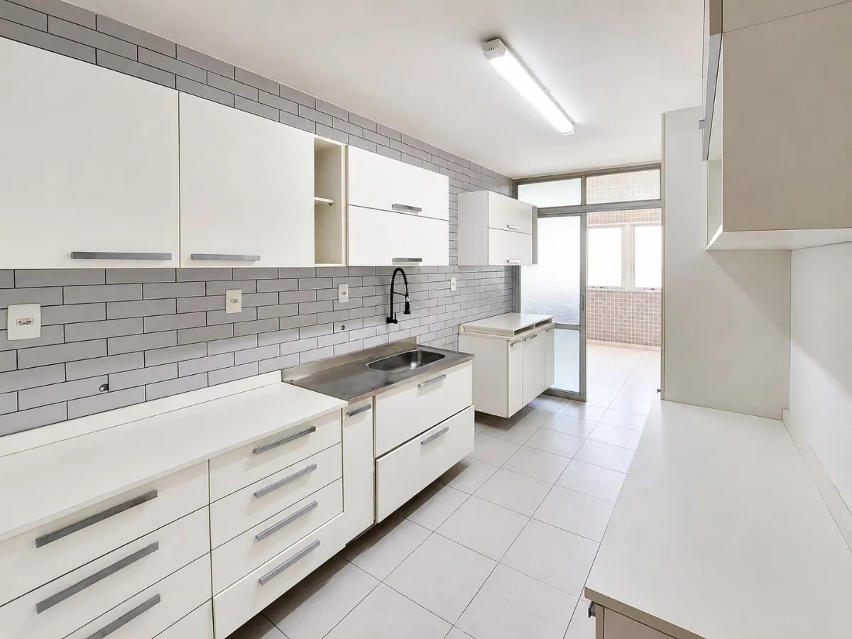 Imagem Apartamento para locação em Alto de Pinheiros com 3 quartos, sendo 1 suíte, 165m2