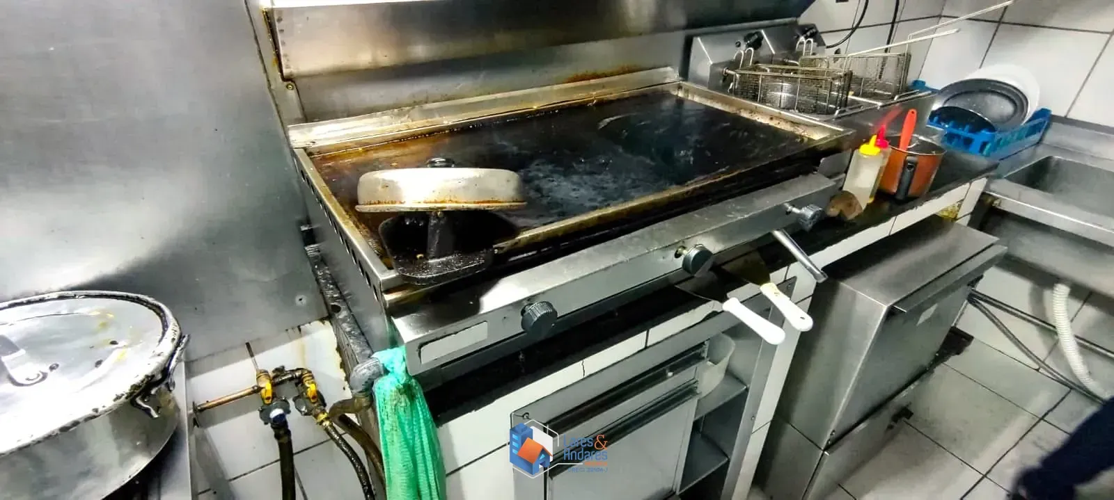 Imagem PONTO À VENDA, RESTAURANTE EQUIPADO E MOBILIADO A VENDA EM LOCALIZAÇÃO PRIVILEGIADA PRÓXIMO DO METRÔ NO CORAÇÃO DE SANTANA.