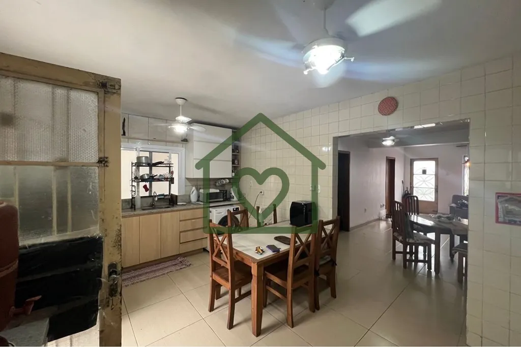 Imagem Descubra esta incrível oportunidade de adquirir sua nova casa em Porto Alegre, no charmoso bairro P...