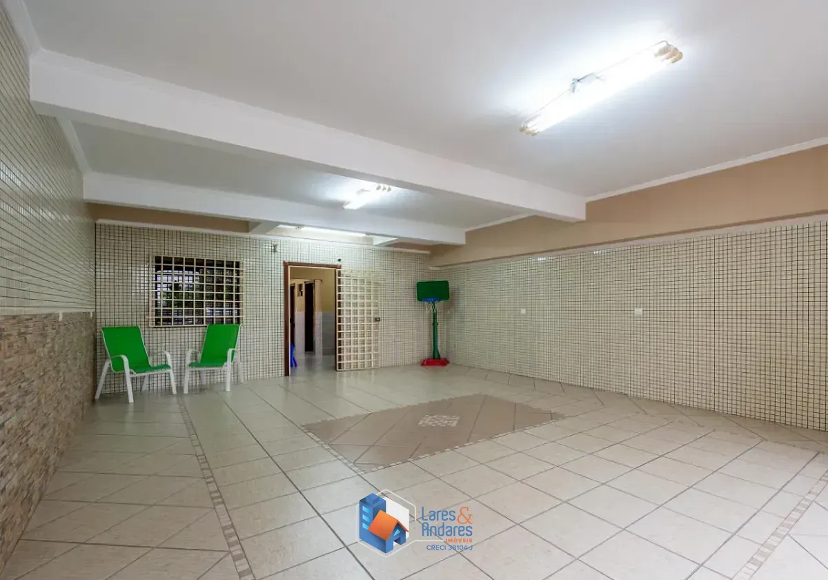 Imagem Sobrado para venda em Chácara Inglesa com 3 quartos, sendo 3 suítes, 300m²