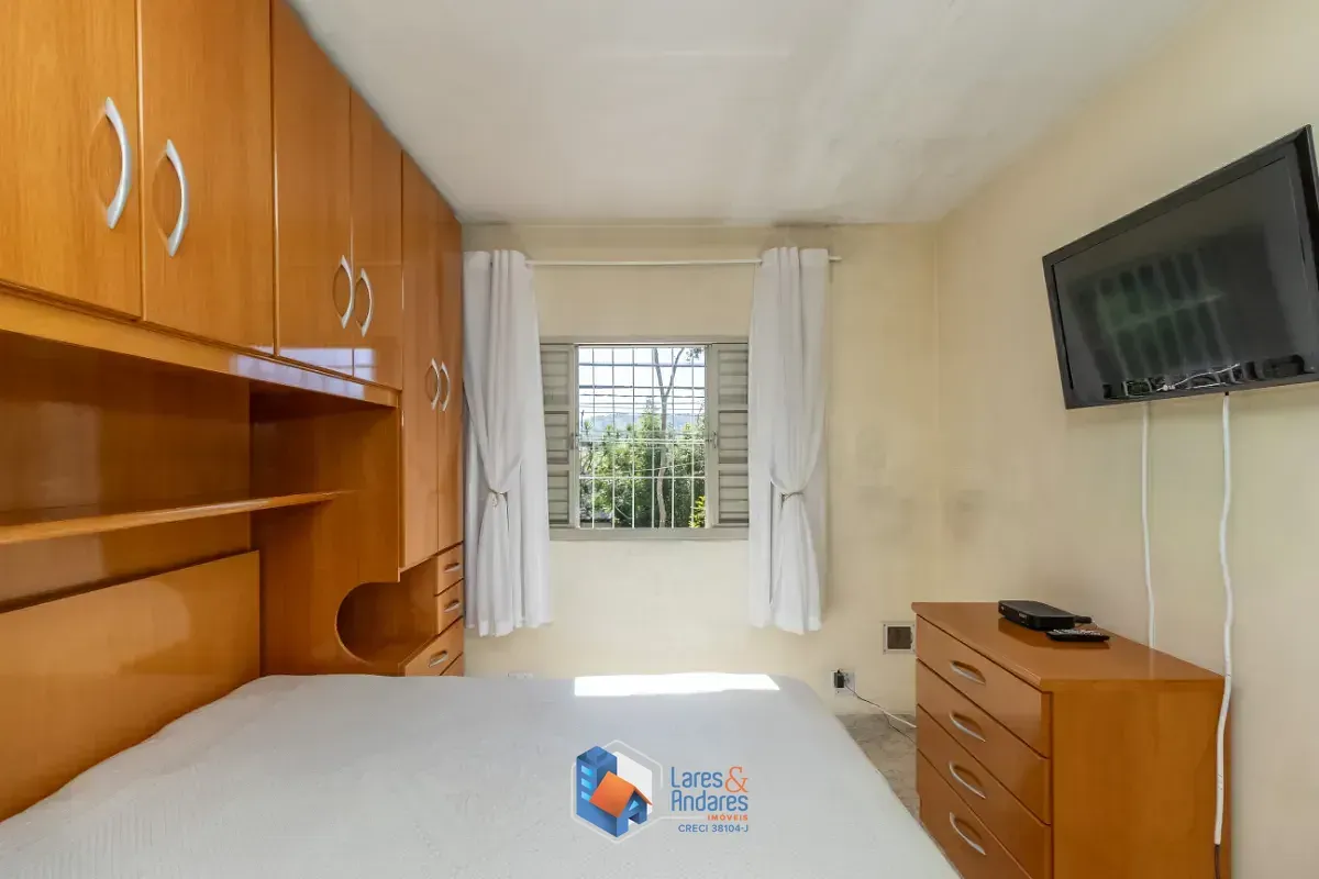 Imagem Sobrado para venda em Vila Nossa Senhora do Retiro com 6 quartos, sendo 1 suíte, 190m²