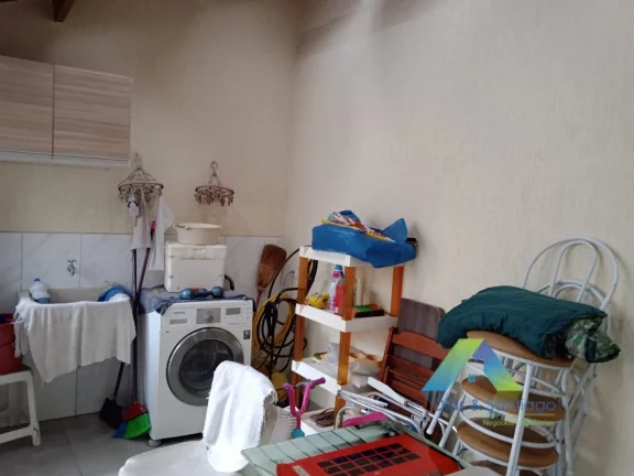 Imagem SOBRADO À VENDA COM 3 DORMITÓRIOS E 2 BANHEIROS NO JARDIM SANTA EMÍLIA!
