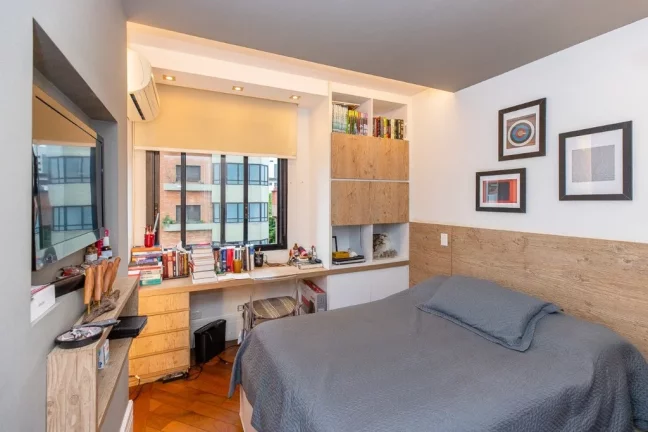 Imagem Apartamento à venda em São Paulo, Vila Mariana, com 3 quartos, 205m2