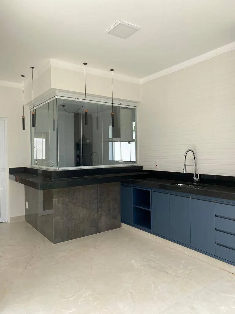 Imagem Casa à venda, Jardim Três Colinas, com 4 quartos, 306m2