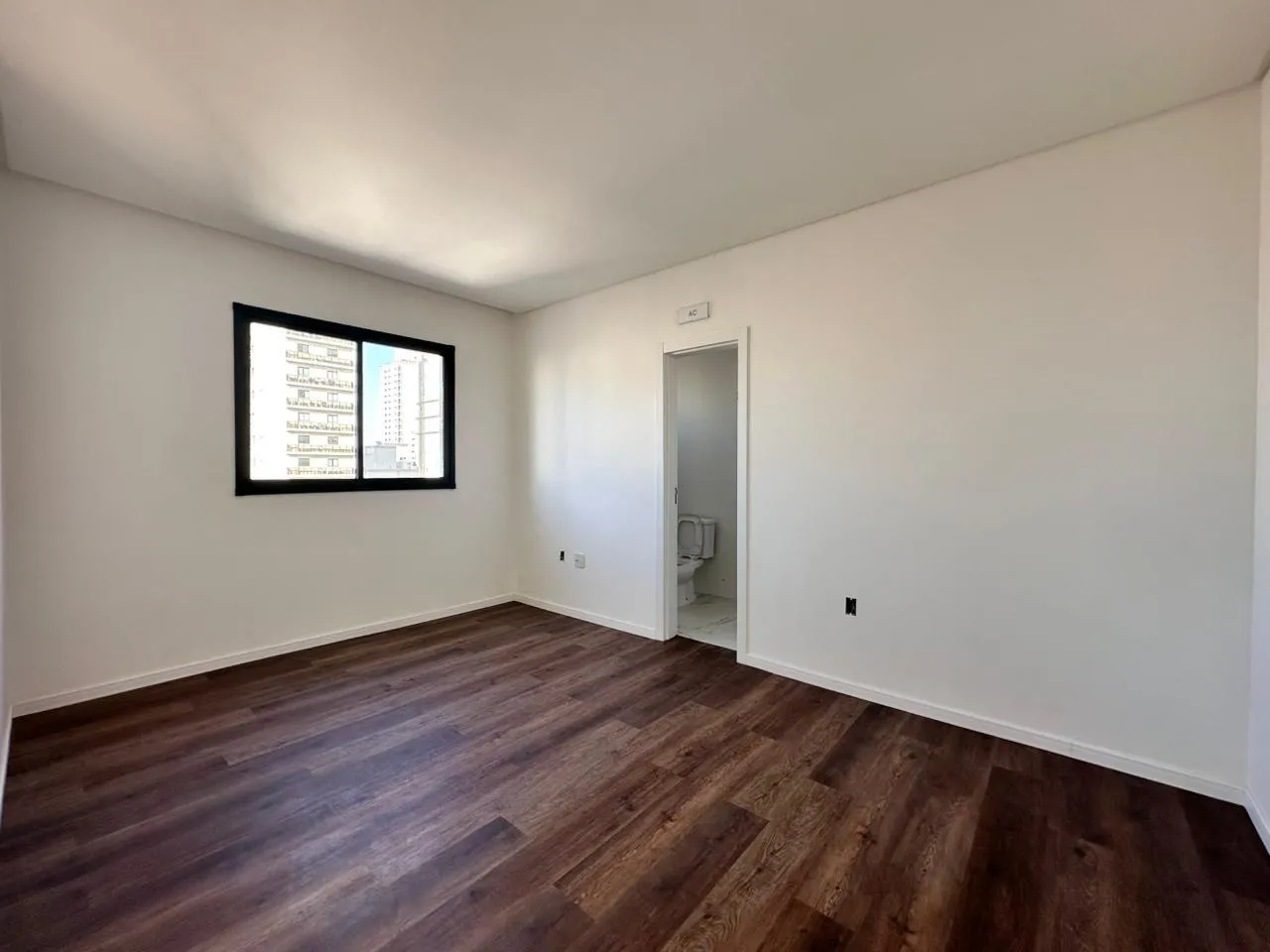 Imagem Apartamento com vista para o mar à venda com 138m2 por R$ 2.060.000,00