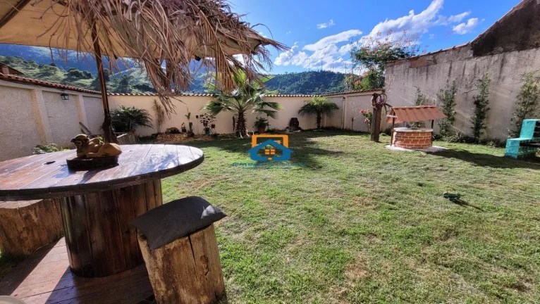 Imagem Casa grande com pontos de Comércio a venda no bairro Veraneio em Santana do Paraíso.