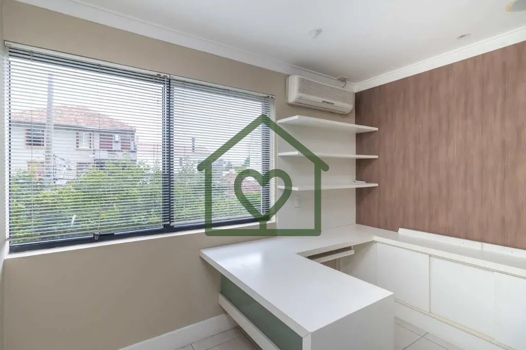 Imagem Vendo com Exclusividade no Bairro Petrópolis. 
 
Está alugada por R$ 1.300,00 
 
Linda sala comerc...