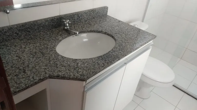 Imagem Apartamento com 3 Quartos para Alugar, 1 m² em Recanto dos Vinhais - São Luís
