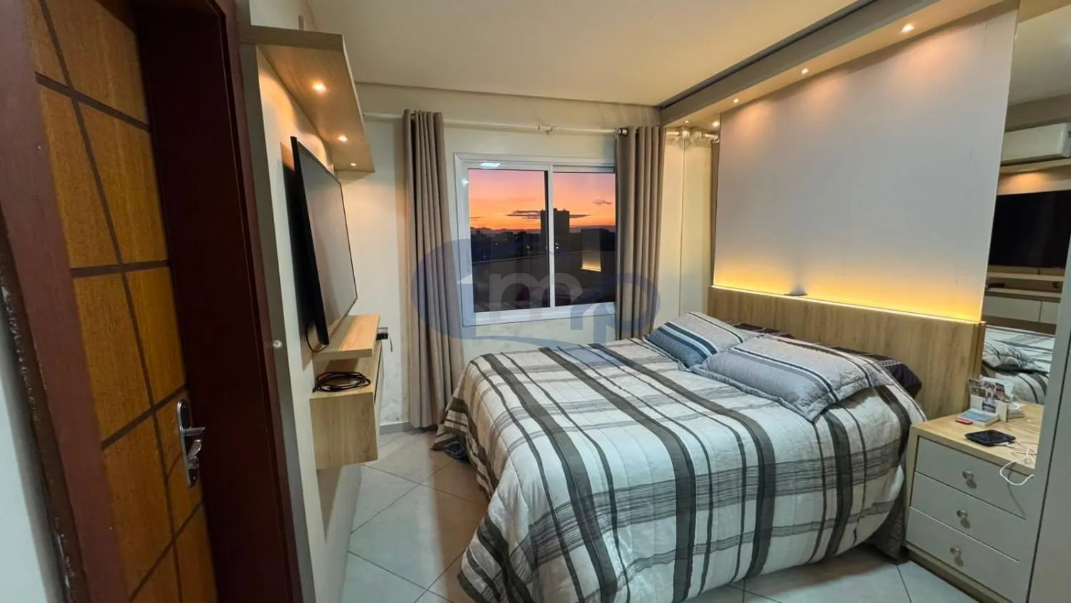 Imagem Apartamento a venda com 3 dormitorios no centro de Torres/RS