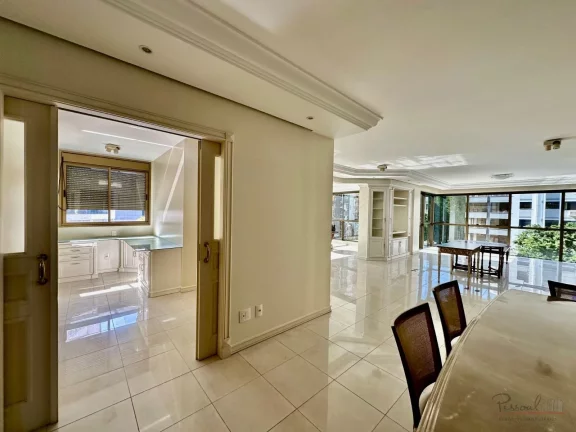 Imagem Apartamento 4 dormitórios sendo 3 Suites 3 vagas no Centro - Florianopolis Oportunidade Única no C...