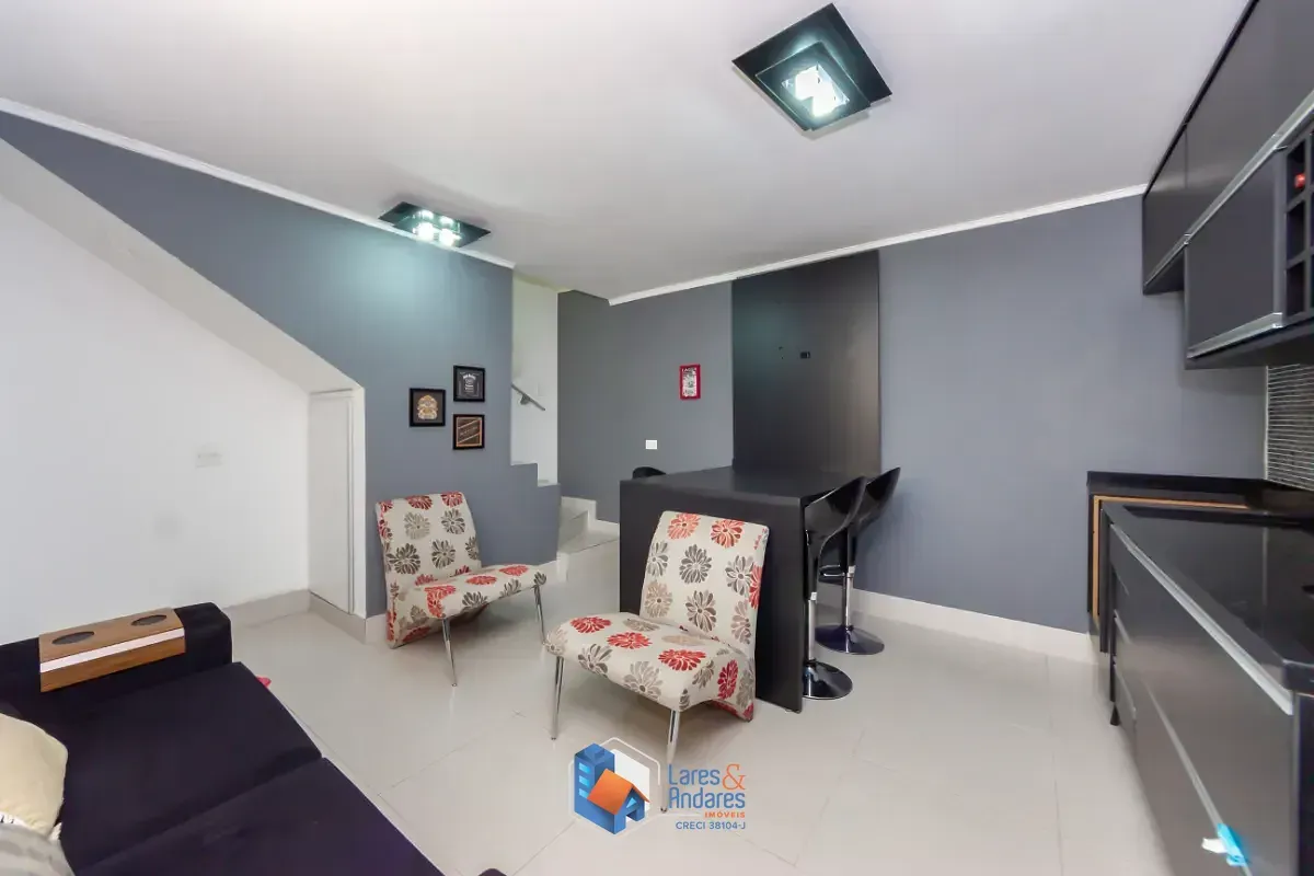 Imagem Sobrado para venda em Vila Zat com 4 quartos, sendo 2 suítes, 300m²