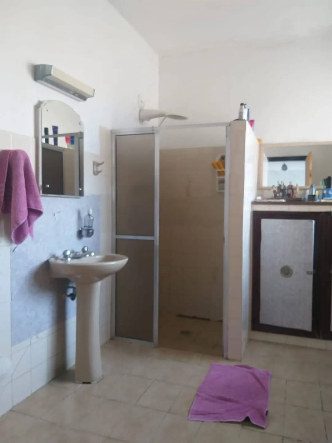 Imagem Comercial para Locação 3 Quartos, 1 Suite, 5 Vagas, 350M², Centro, Pindamonhangaba - SP