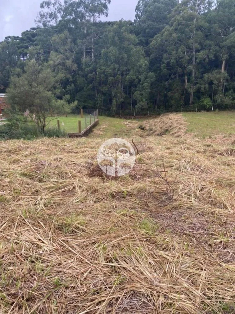 Imagem Vende-se terreno residencial de 960m2, localizado no pórtico de Gramado