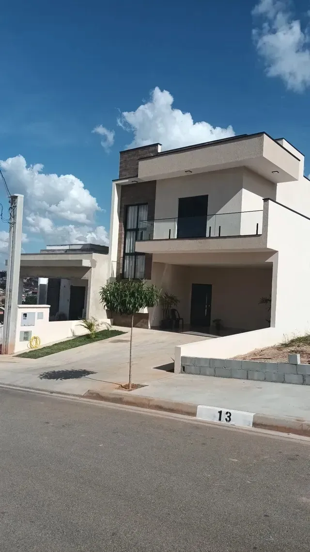 Imagem Sobrado espaçoso disponível