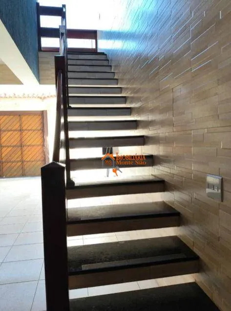 Imagem Sobrado com 2 dormitórios à venda, 280 m² por R$ 902.000,00 - Jardim Santa Clara - Guarulhos/SP