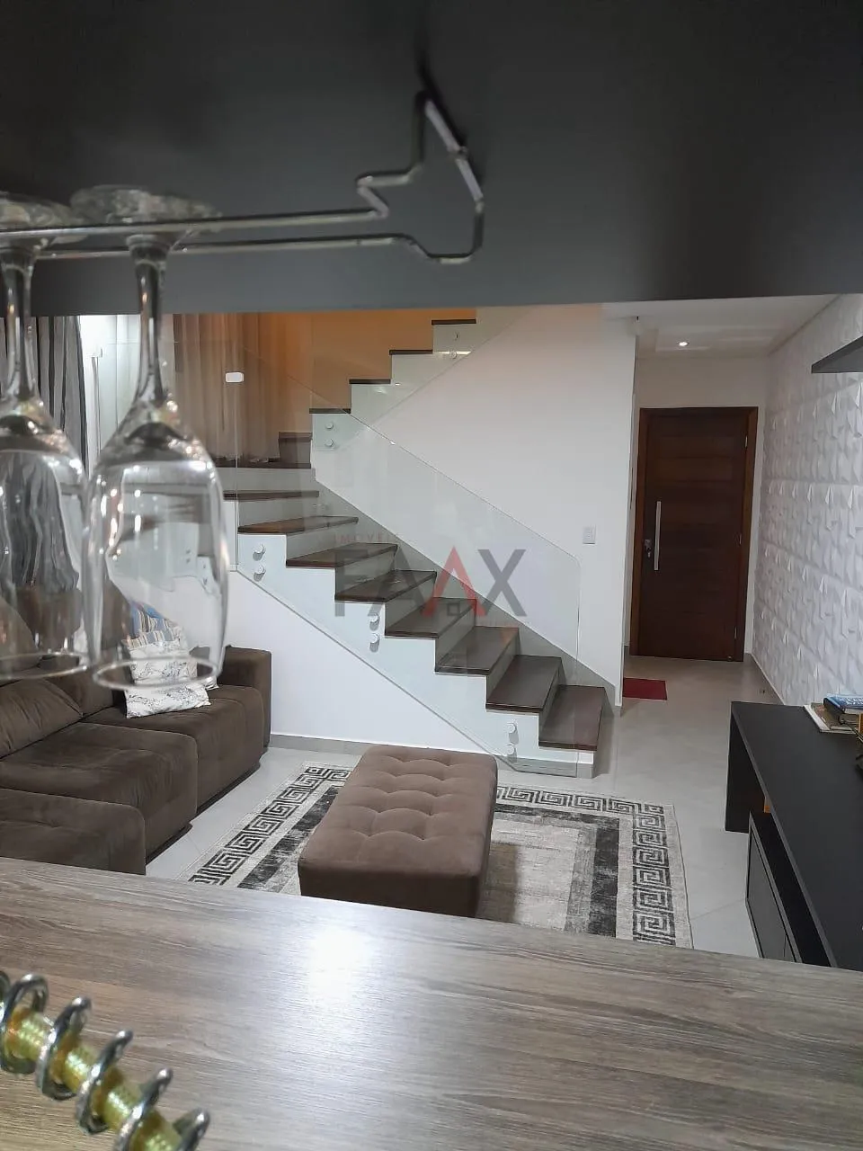 Imagem Sobrado Moderno com 2 Suítes, Sacadas e Excelente Acabamento