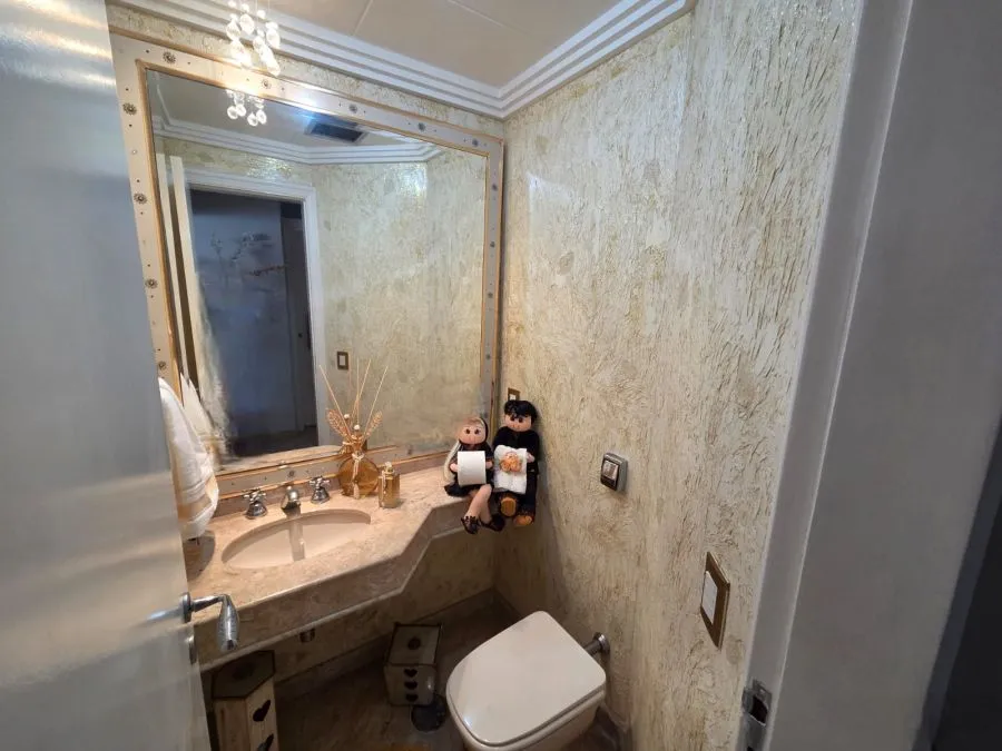 Imagem Excelente Oportunidade de Alto Padrão com 188 m2 .4 dorm.