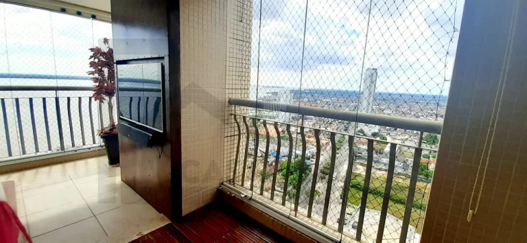 Imagem CASAL IMÓVEIS VENDE ED HORIZONTE II 250 M² 3 SUÍTES - MASTER BANHEIRO DULPO + 4 VGS ANDAR ALTO Fino acabamento e móveis de grife, tudo muito novo