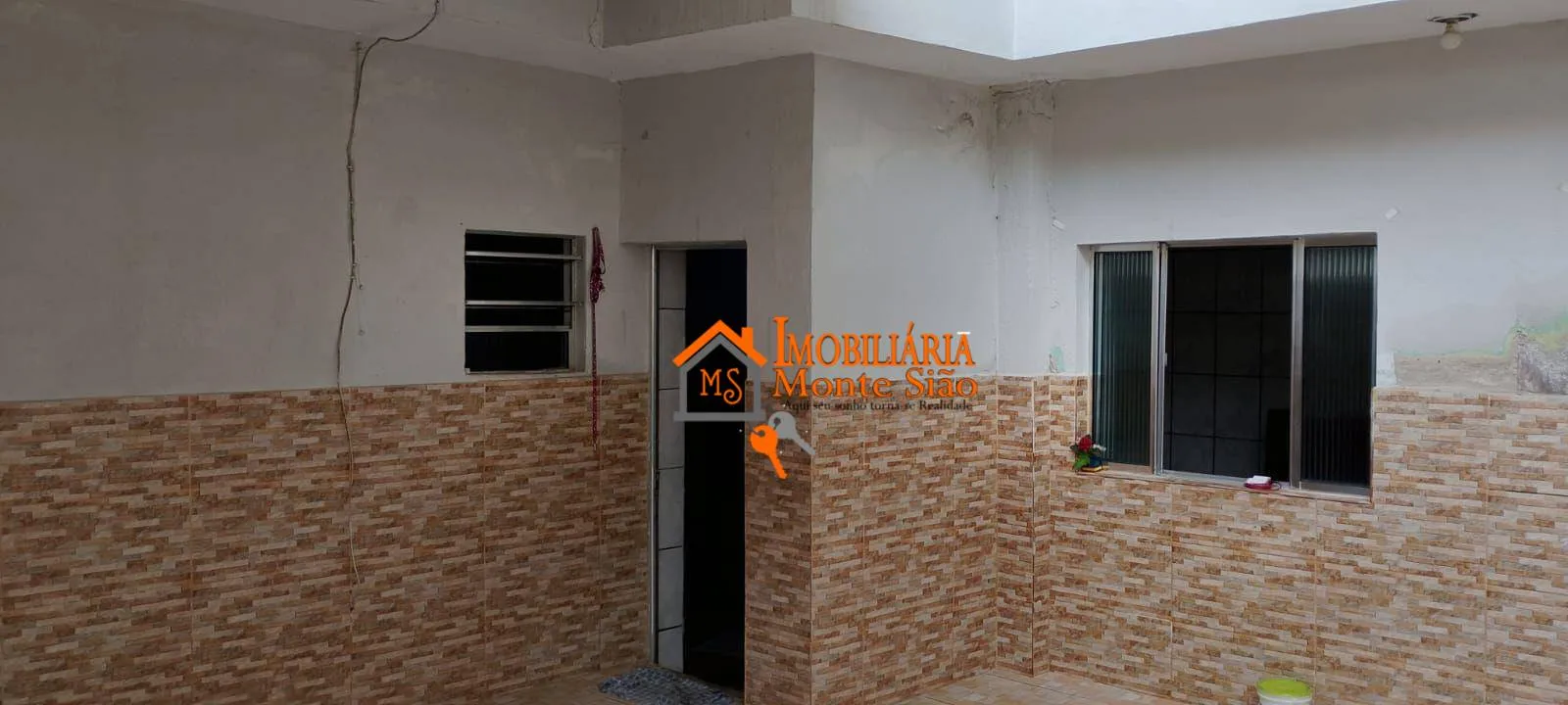 Imagem Casa com 6 dormitórios à venda, 300 m² por R$ 500.000,00 - Cidade Soberana - Guarulhos/SP