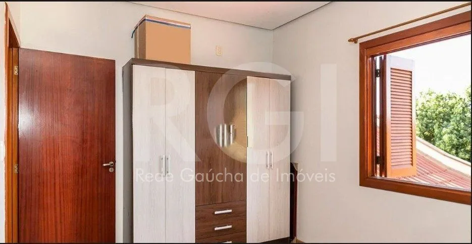 Imagem Casa para Venda - 287m², 4 dormitórios, sendo 1 suites, 4 vagas - Partenon