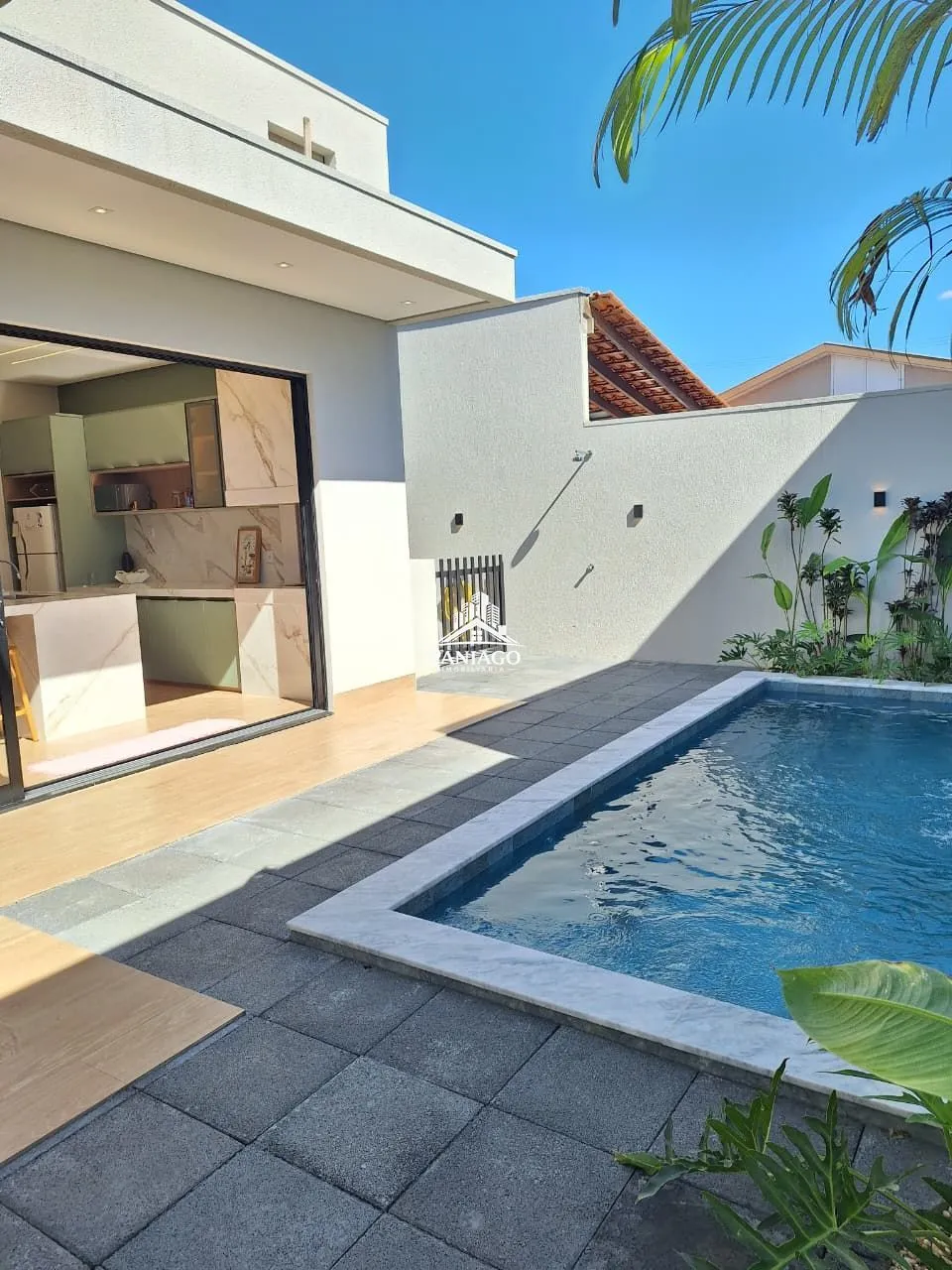 Imagem Casa de Alto Padrão à Venda no Condomínio São José em Cuiabá - Piscina e Área Go