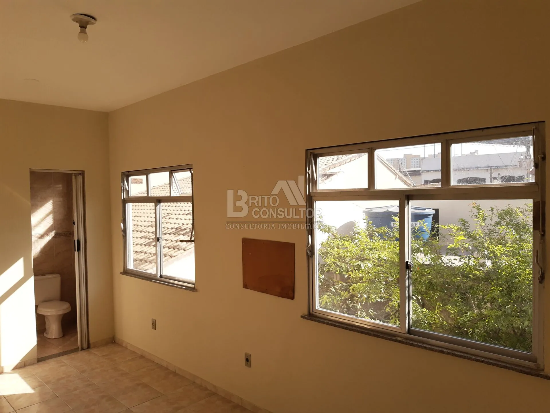 Imagem Vendo Casa Sobrado com 2 Dormitorios, 165 m² em Alcântara, São Gonçalo/RJ