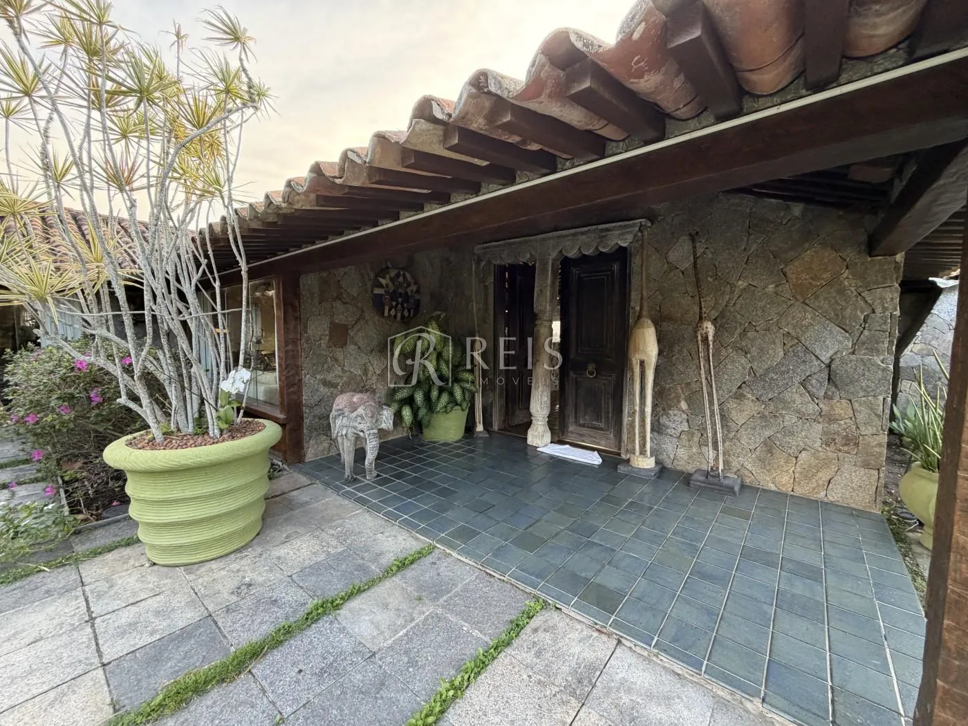 Imagem Casa para Venda em Armação dos Búzios, Geribá, 7 dormitórios, 7 suítes, 10 banheiros, 2 vagas