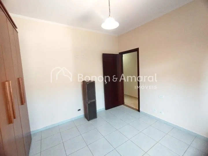 Imagem Casa à Venda com 4 Quartos no Taquaral